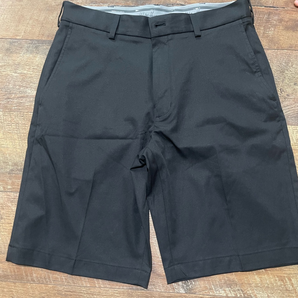 Men’s golf shorts